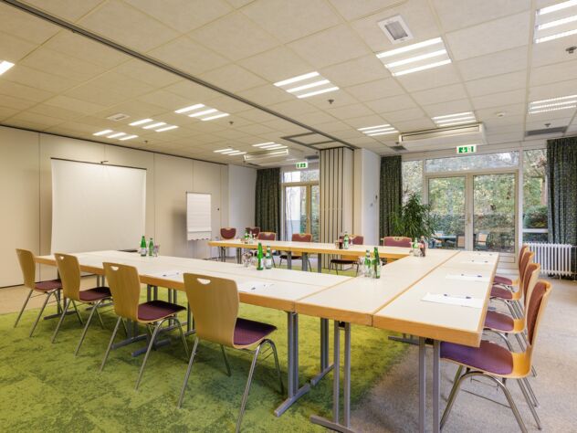 U-Form Bestuhlung im Business Center