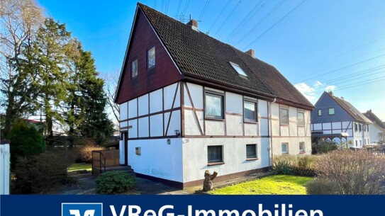 Doppelhaushälfte in Neuland mit großem Grundstück und Entwicklungspotential