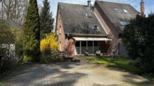 Moderne und helle Doppelhaushälfte auf großem Grundstück vor den Toren Hamburgs