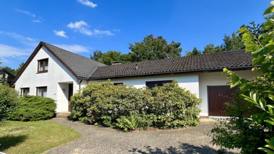Architektenhaus mit Mid-Century-Flair in bester Waldrandlage von Aumühle